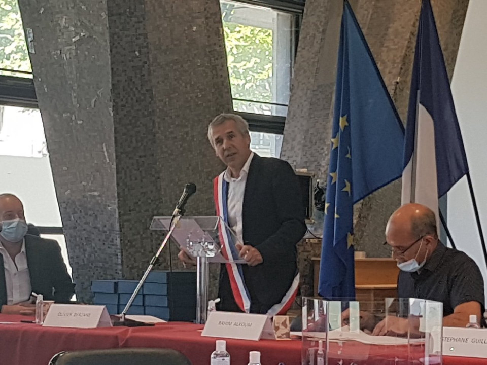 Lyon : l’écharpe de maire du 8e arrondissement pour Olivier Berzane (EELV)