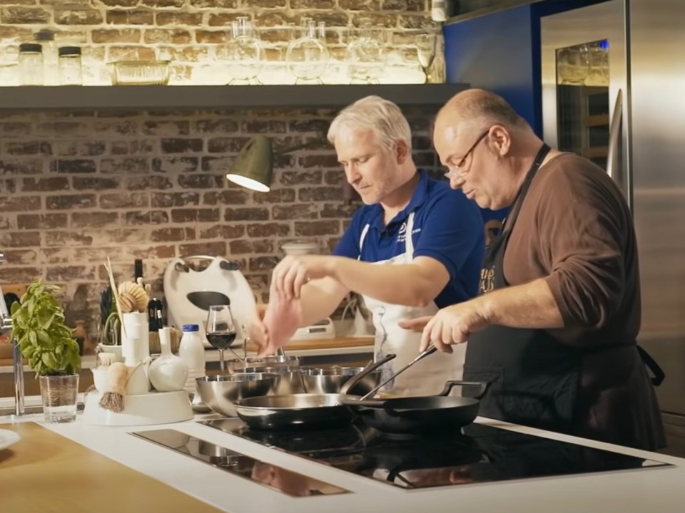 Kaamelott : Kadoc et Perceval proposent des recettes durant le confinement