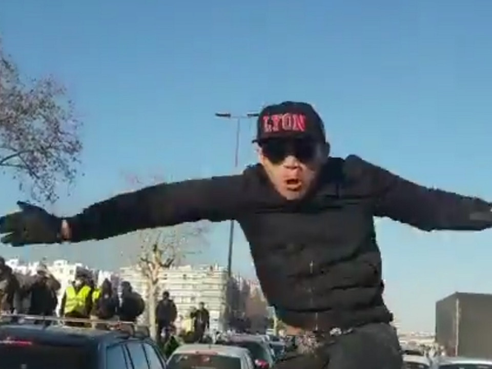 Fourgon de police caillassé à Lyon : huit mois ferme pour un casseur