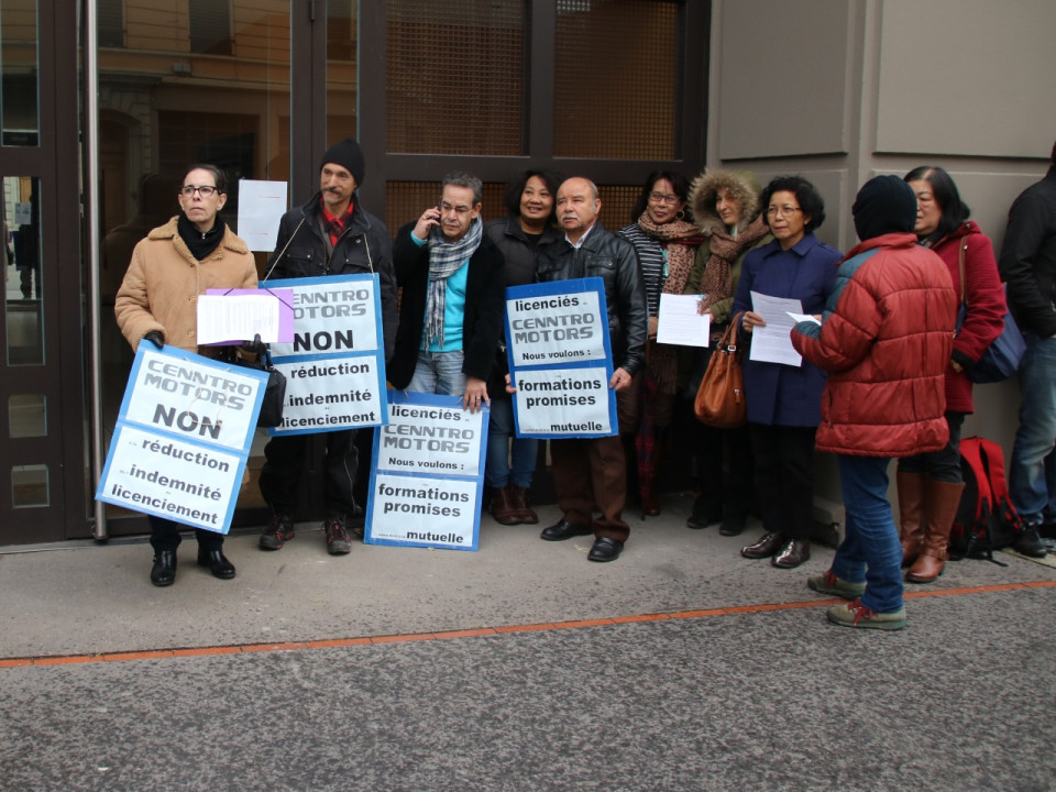 Les anciens salariés de Cenntro Motors manifestent