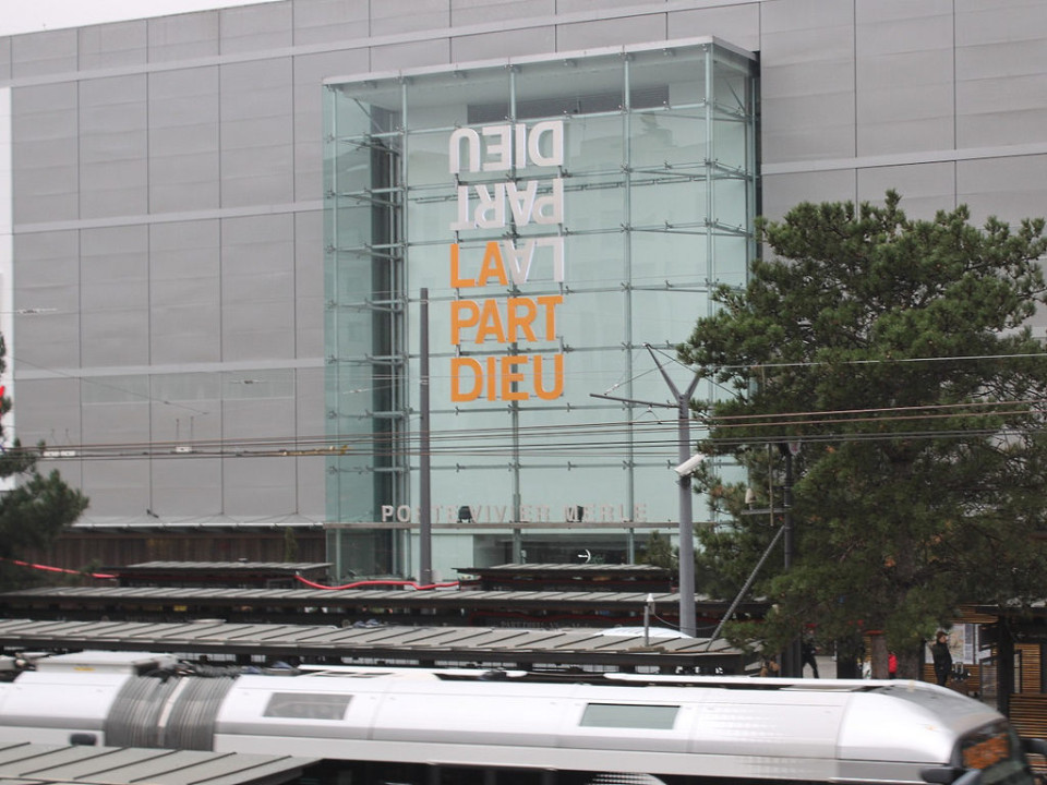 Un grand vide dressing s’installe au centre commercial de la Part-Dieu