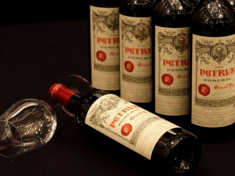 Beaujolais : le négociant en vin condamné pour ne jamais avoir livré des bouteilles de Château Pétrus