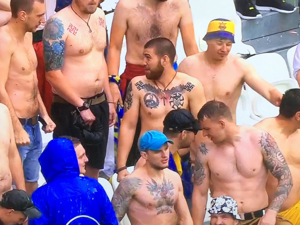 Tatouages nazis d'Ukrainiens : les stadiers du Parc OL trop laxistes ?