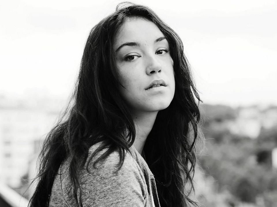 Plus Belle La Vie : l’actrice lyonnaise Coline d’Inca affirme avoir été victime d’attouchements