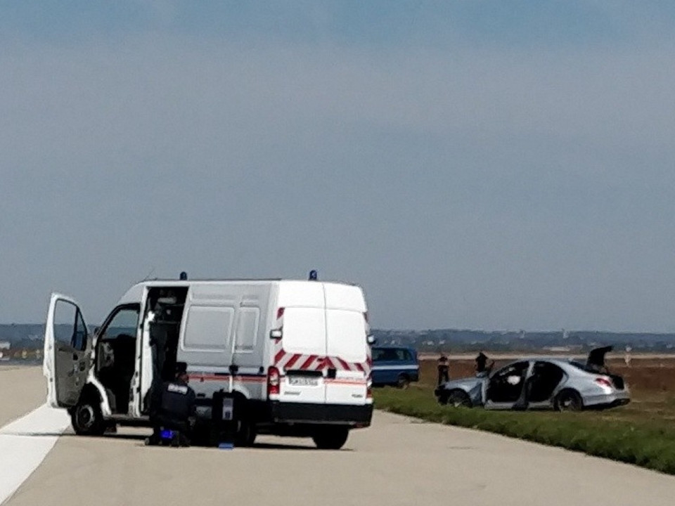 Chauffard de l'aéroport de Lyon Saint-Exupéry : "Je voulais prendre l'avion"