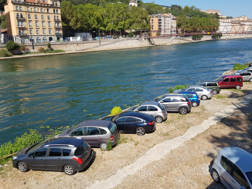 Fortes pluies : la Saône en crue à Lyon