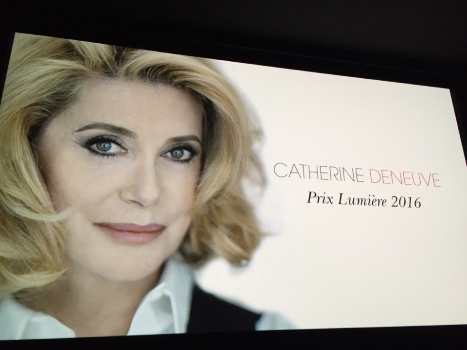 Catherine Deneuve, un premier Prix Lumière féminin