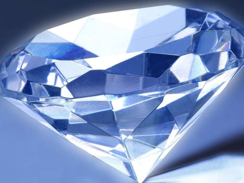 Lyon : vaste affaire d’escroquerie aux placements financiers sur des diamants ?