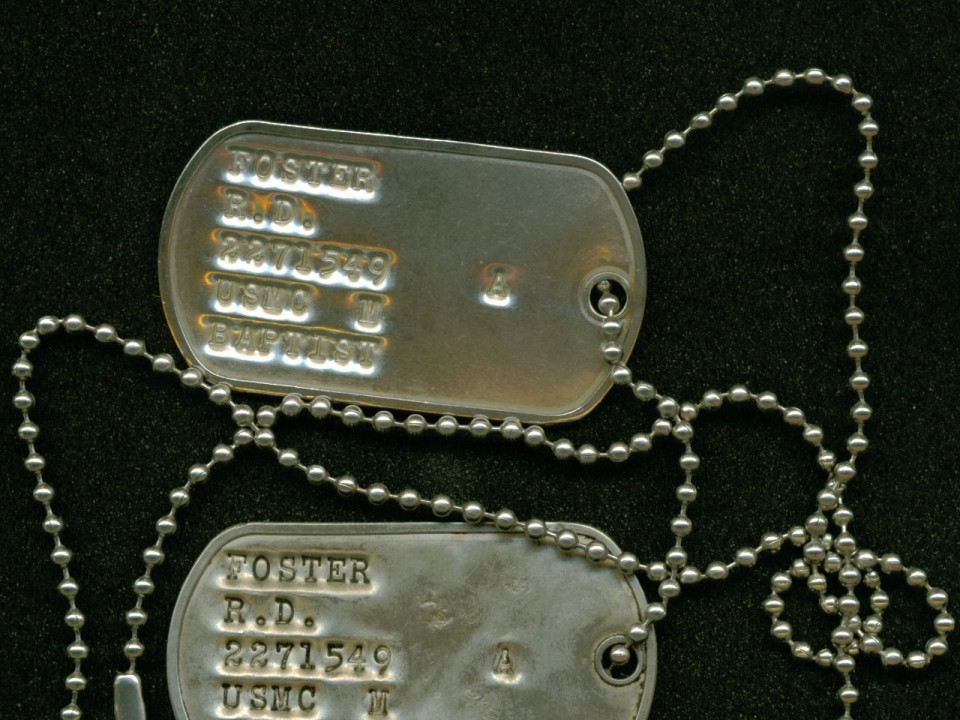 Un historien lyonnais accusé du vol de plaques de pilotes américains