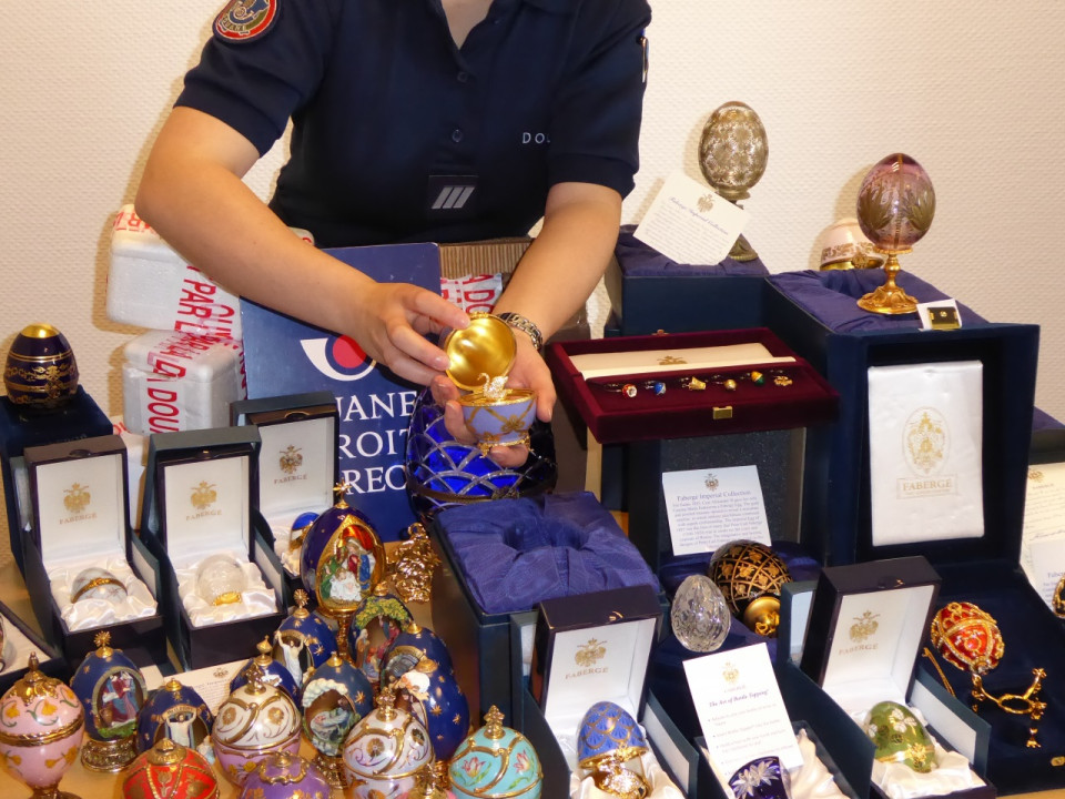 De faux oeufs de Fabergé saisis par les douanes de Lyon