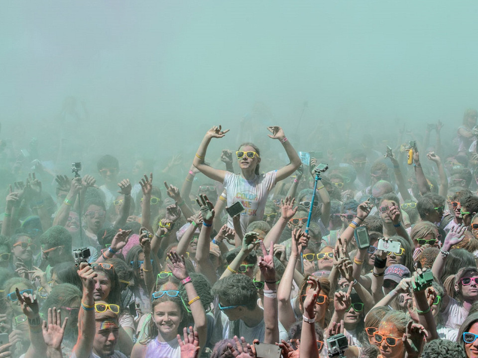 Lyon : 15 000 participants &agrave; la Color Me Rad 2016