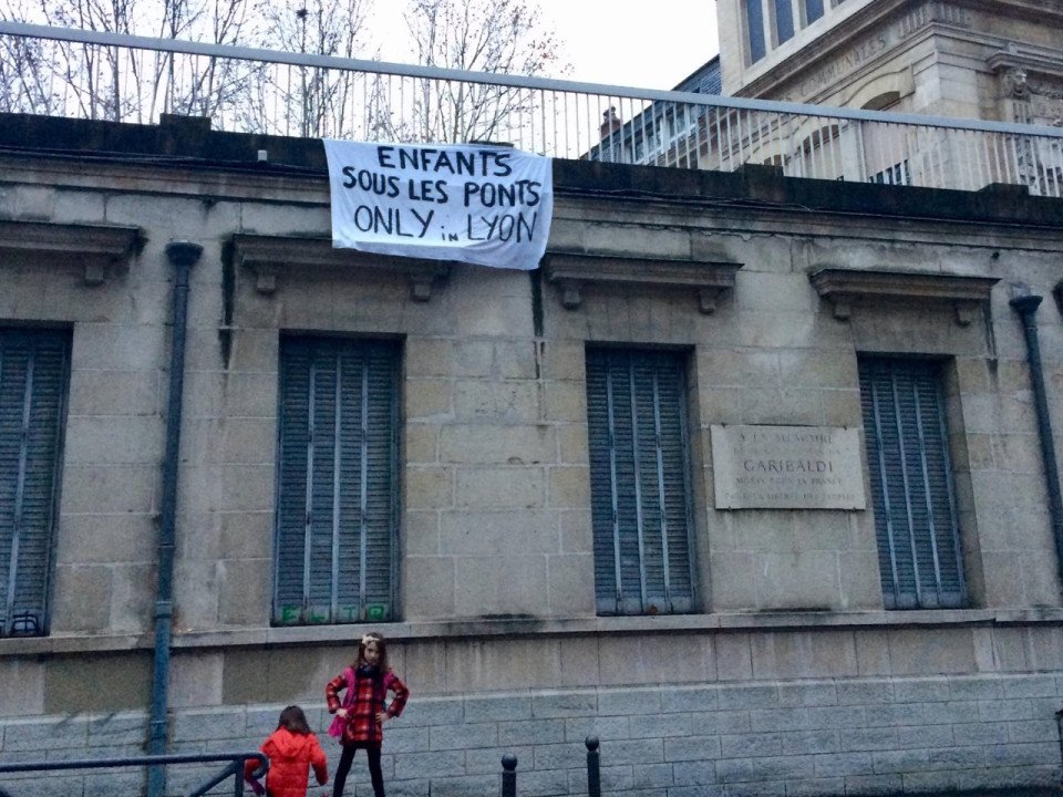 Enfants SDF : des militants occupent l’école maternelle Léon-Jouhaux à Lyon