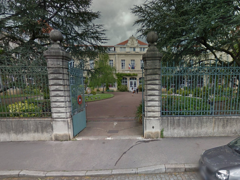 Apologie du terrorisme : la prof stagiaire était elle-même catholique