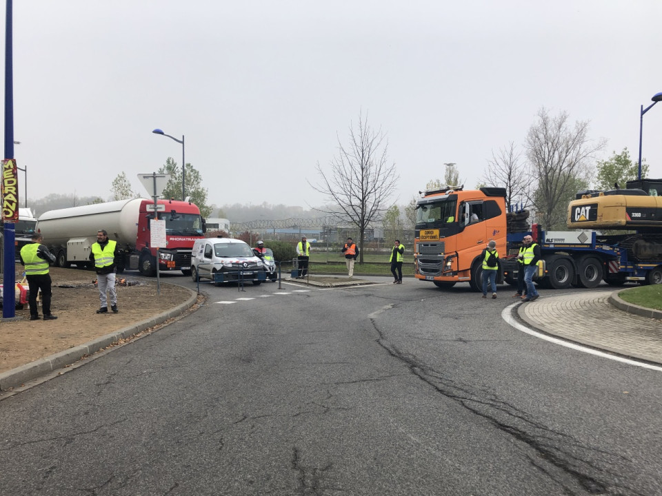 Gilets jaunes : un blocage temporaire près de la raffinerie de Feyzin