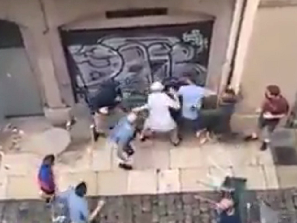 Euro 2016 : bagarres entre supporters lyonnais et anglais dans le Vieux-Lyon (vidéo)