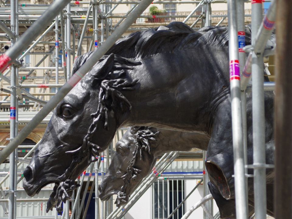 Les chevaux de Bartholdi de retour sur la fontaine de la place des Terreaux à Lyon