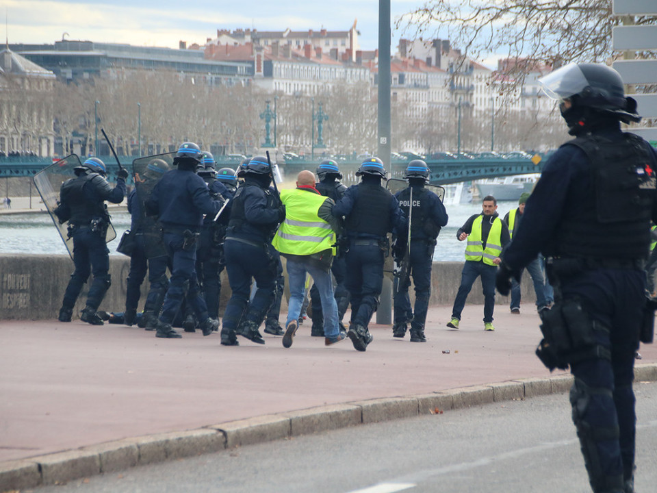 Des gendarmes outragés pendant l’acte 30 des gilets jaunes à cause d’une rumeur