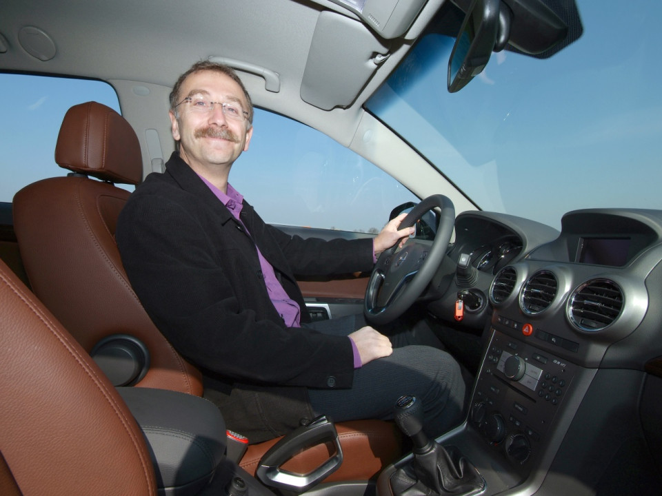 Tester une voiture pour un magazine : ces élus lyonnais qui se prêtaient au jeu quand ce n'était pas encore mal vu