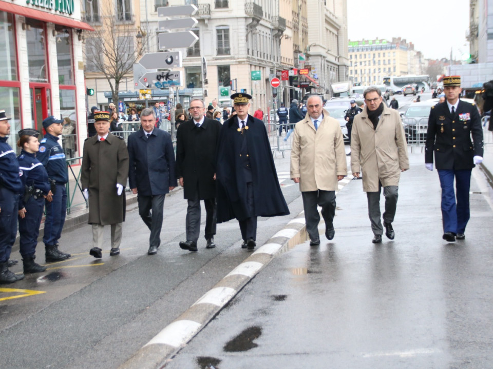 Hommage à Lyon aux victimes de l'Aude : "La victoire de l'humanité sur la violence aveugle et lâche" - VIDEO