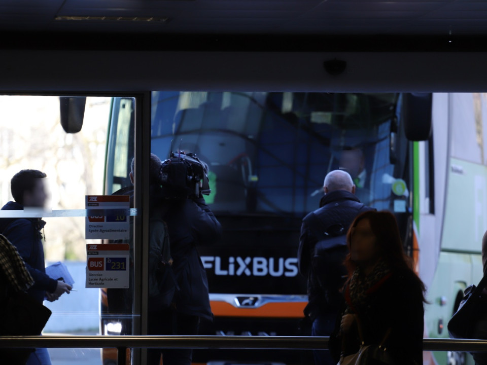 Car confin&eacute; &agrave; Lyon-Perrache : le chauffeur n'&eacute;tait pas contamin&eacute; par le coronavirus