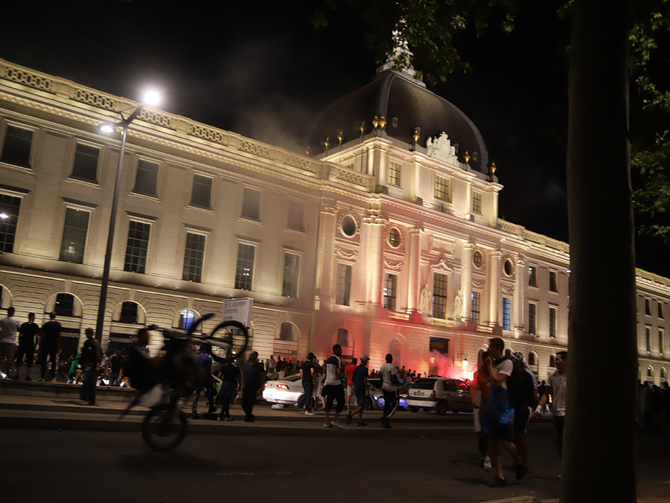 Victoire en finale de la CAN : la folie algérienne dans les rues de Lyon