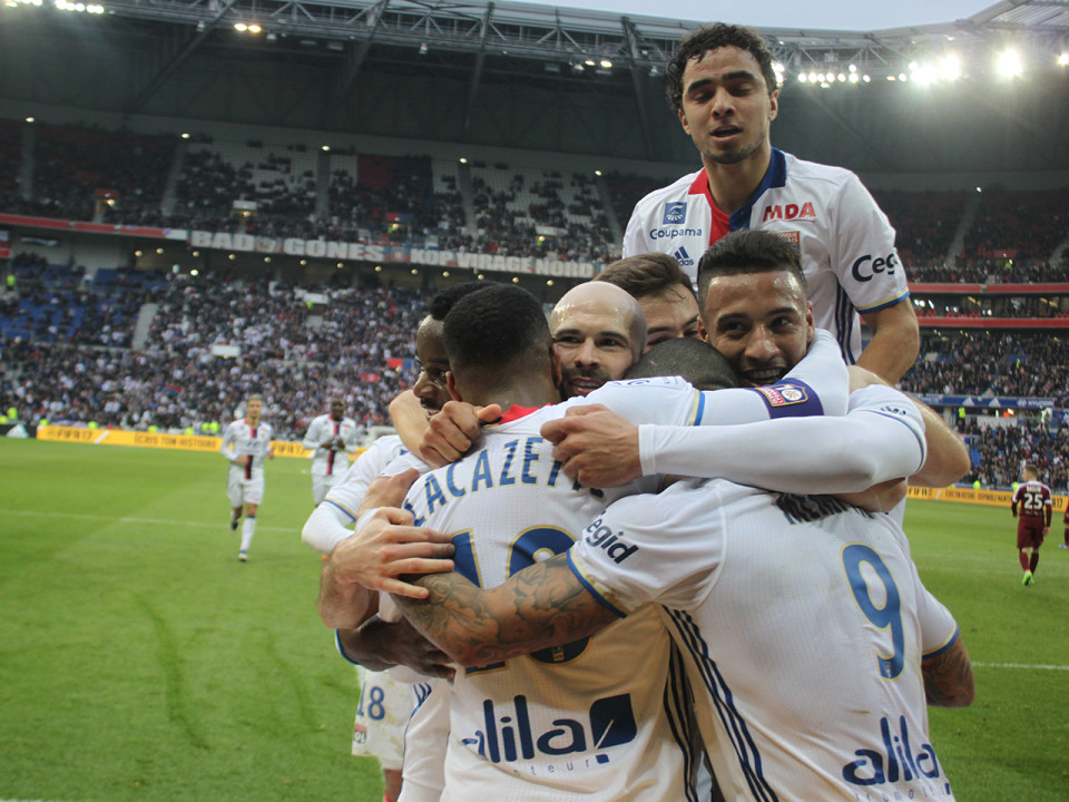 OL-Metz : Lyon reste sur son petit nuage (5-0) - VIDEO
