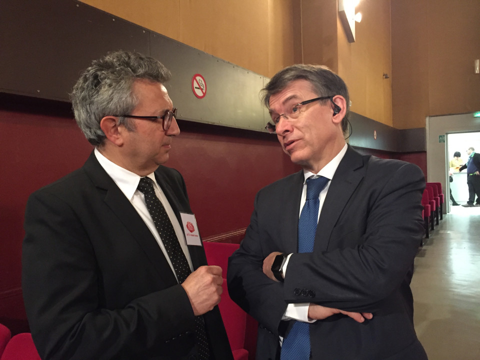 Lyon : Emmanuel Barbe, Monsieur sécurité routière face à des victimes d’accidents