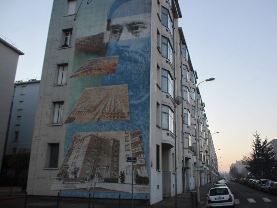 Une mère et ses quatre enfants retrouvés morts dans leur appartement à Lyon