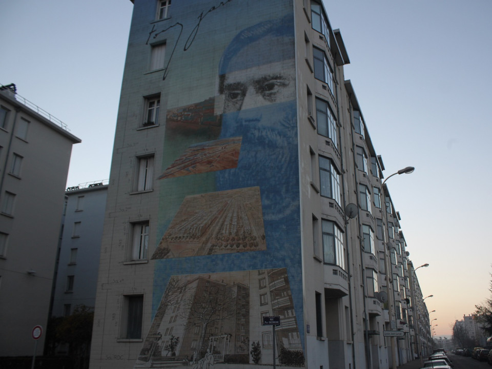 Lyon : jugé après avoir tué sa femme, ses enfants et son frère