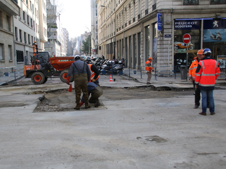 Crat&egrave;re avenue de Saxe : des r&eacute;ponses dans un mois ?