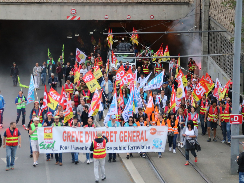 Lyon : 300 cheminots dans la rue, et la promesse d'une visite à Pierre Gattaz
