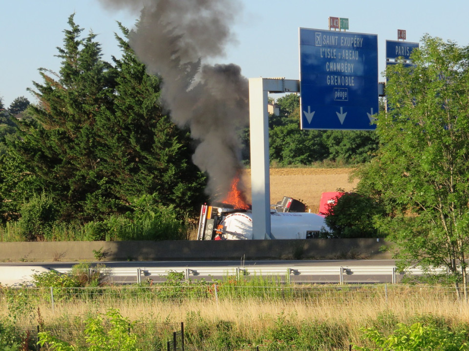 L'A43 a pu rouvrir après l'accident d'un camion-citerne (Màj)
