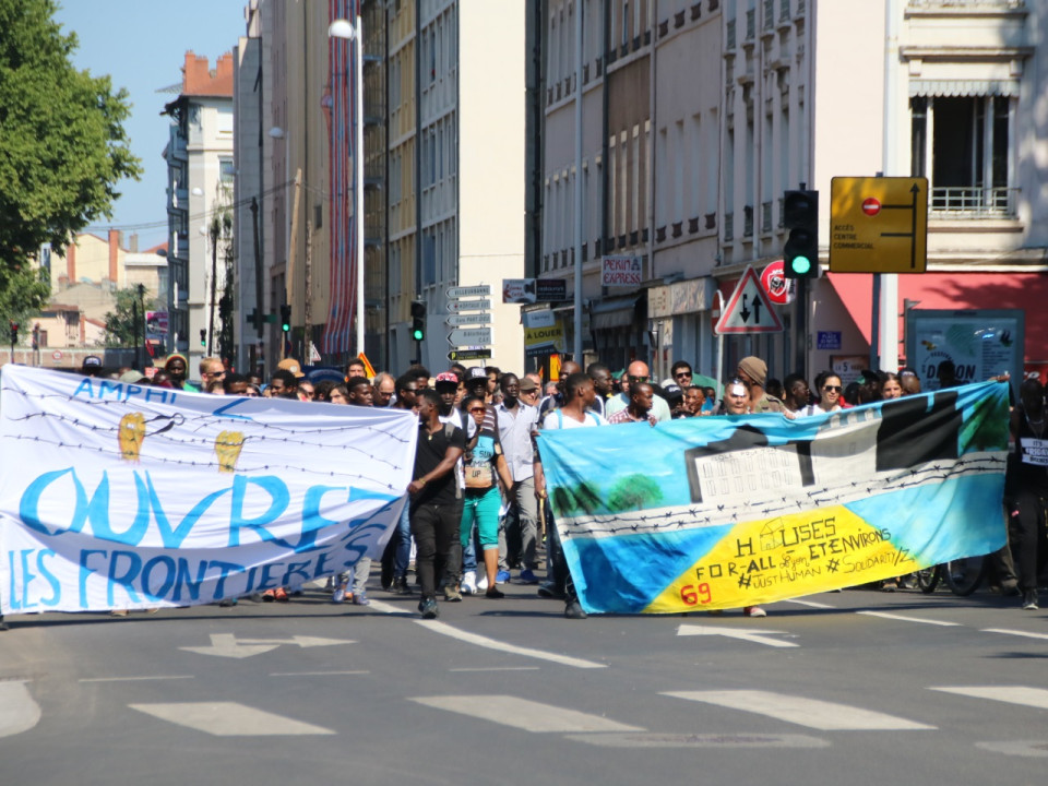 Lyon : manifestation des demandeurs d'asile et réquisition d'un nouveau squat