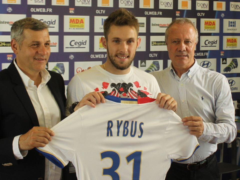 Avec l&rsquo;arriv&eacute;e de Maciej Rybus, l&rsquo;OL tient sa premi&egrave;re recrue estivale