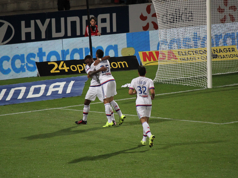 L’OL s’offre sa première victoire à Gerland contre le Milan AC (2-1) - VIDEO