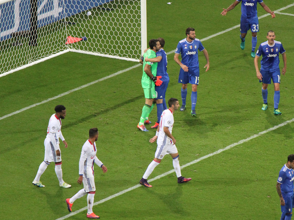 L'OL gâche toutes ses chances face à la Juventus de Turin (0-1)