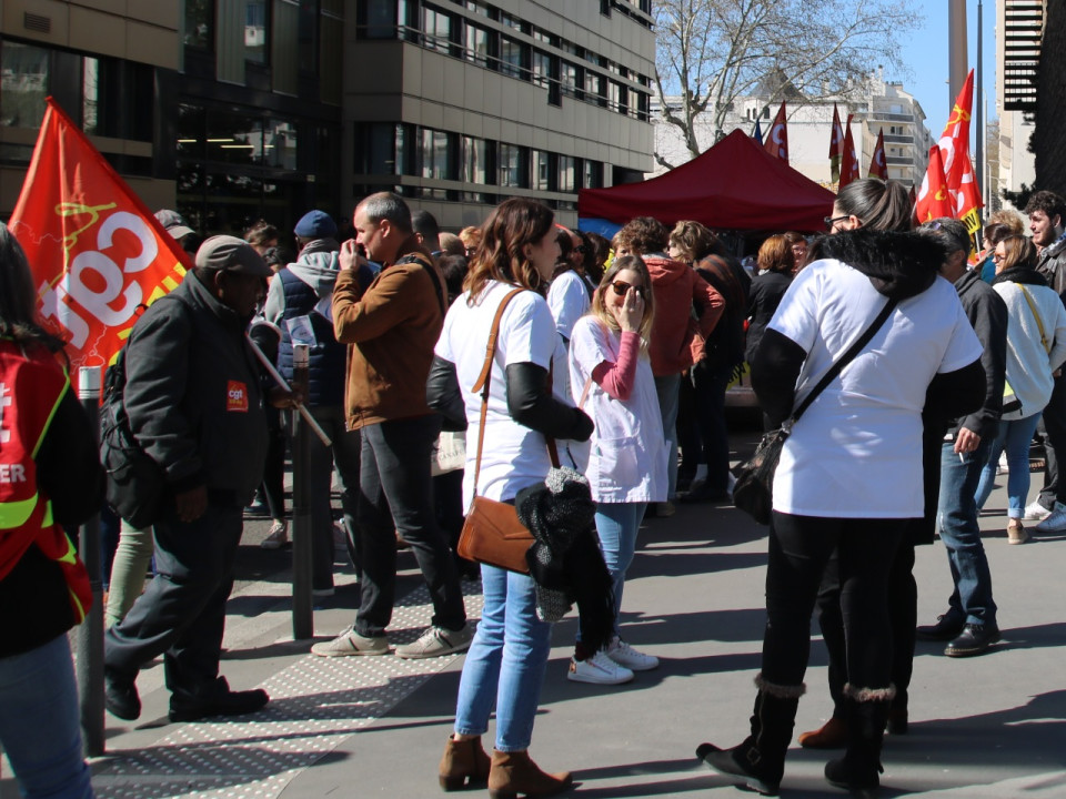 Lyon : 150 personnes réunies pour demander des moyens pour la psychiatrie
