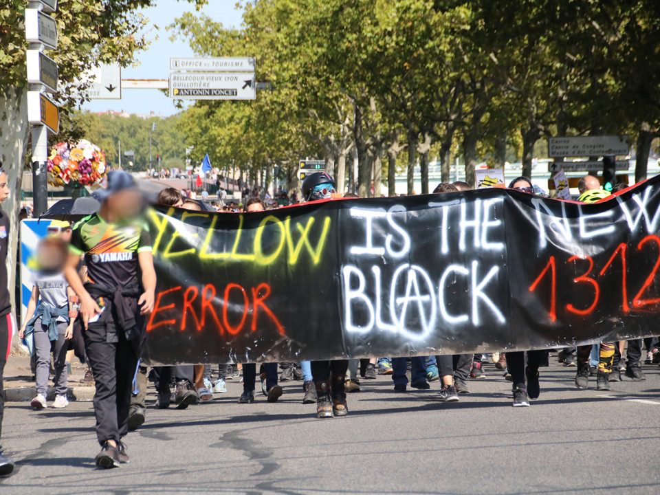 Lyon : les gilets jaunes étouffés par le dispositif policier, 11 interpellés