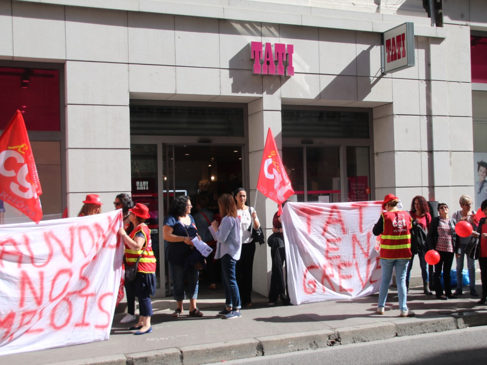 Les salariés se mobilisent devant le magasin Tati