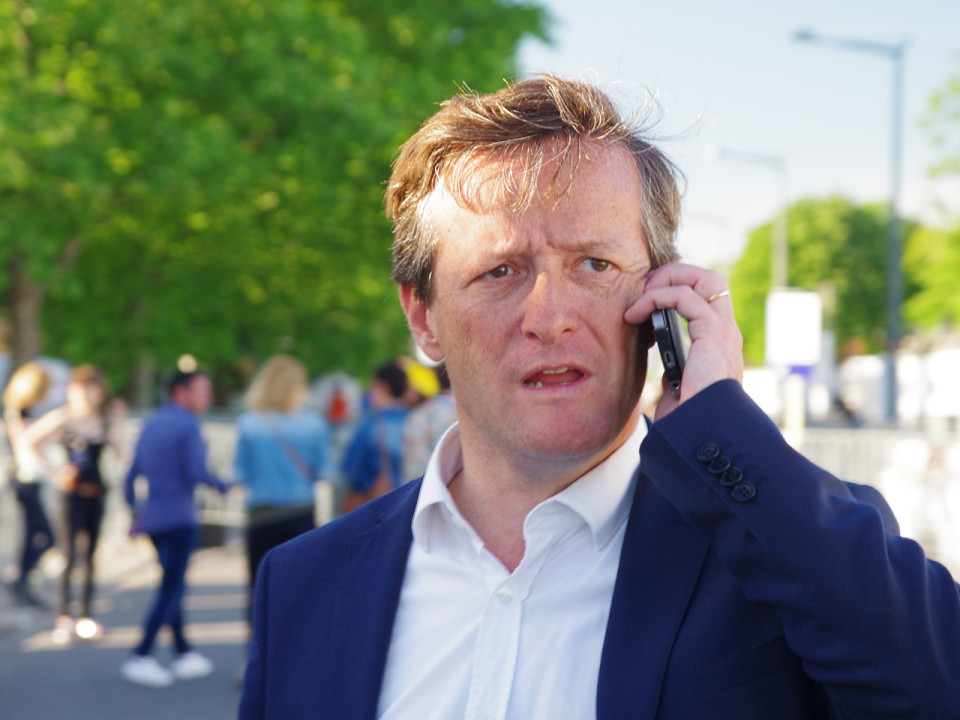 Lyon : contre le CETA, ils manifestent devant les bureaux de parlementaires