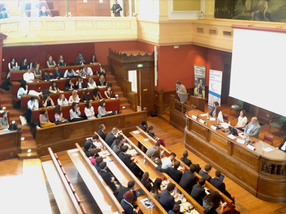 Les participants au Lyon Mun s’entrainent à résoudre les conflits mondiaux
