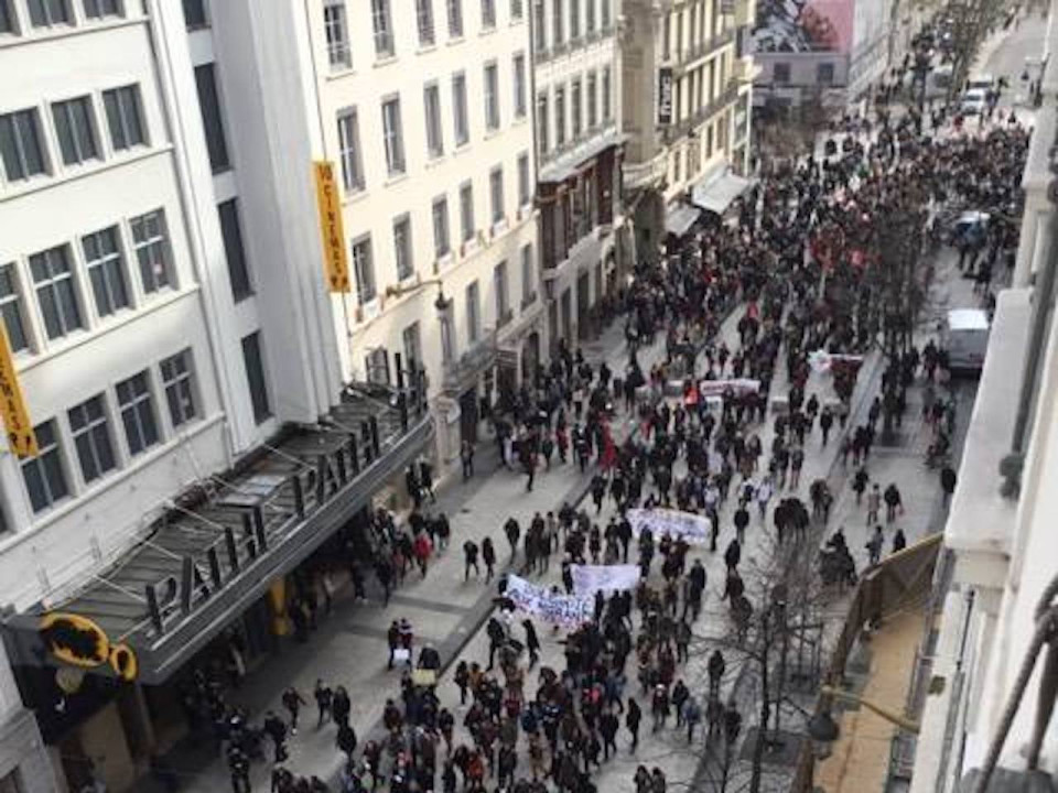 Lyon : la manifestation contre la loi Macron « immigration-asile » a rassemblé un millier de personnes