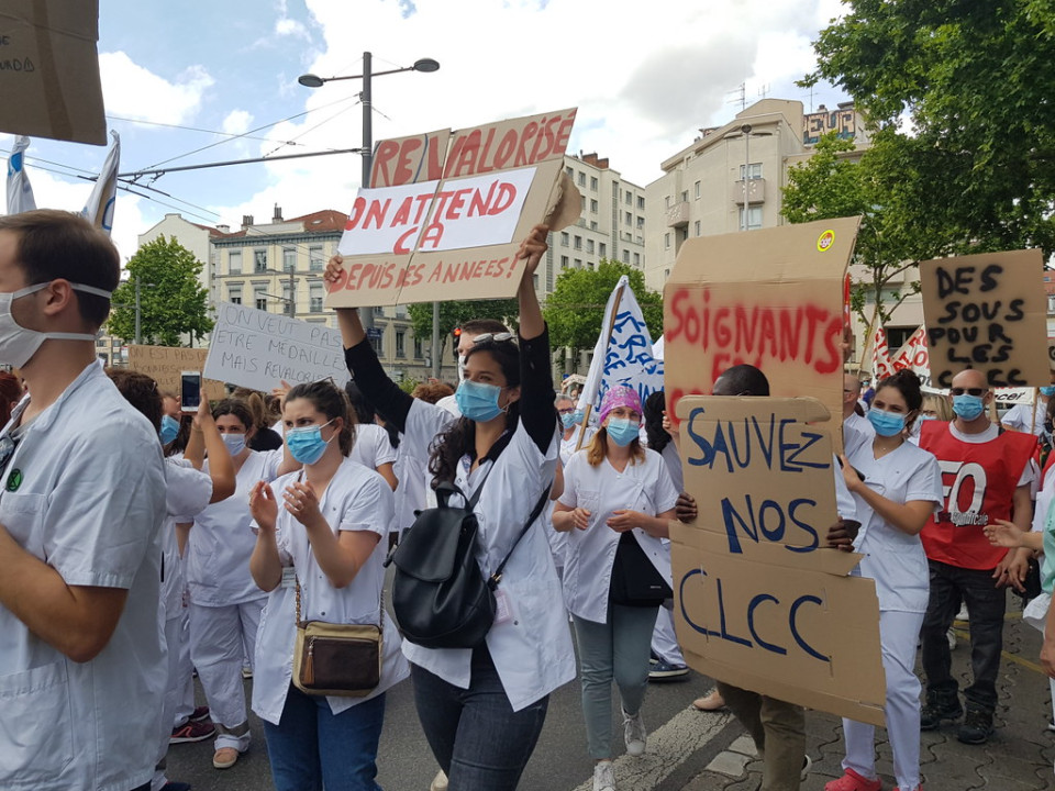Lyon : les soignants dans la rue pour ce 14 juillet