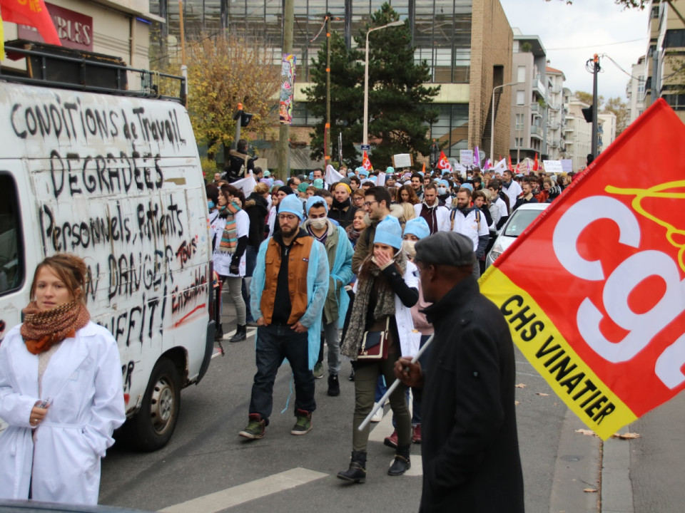 1300 personnes mobilisées à Lyon pour la défense de l’hôpital public