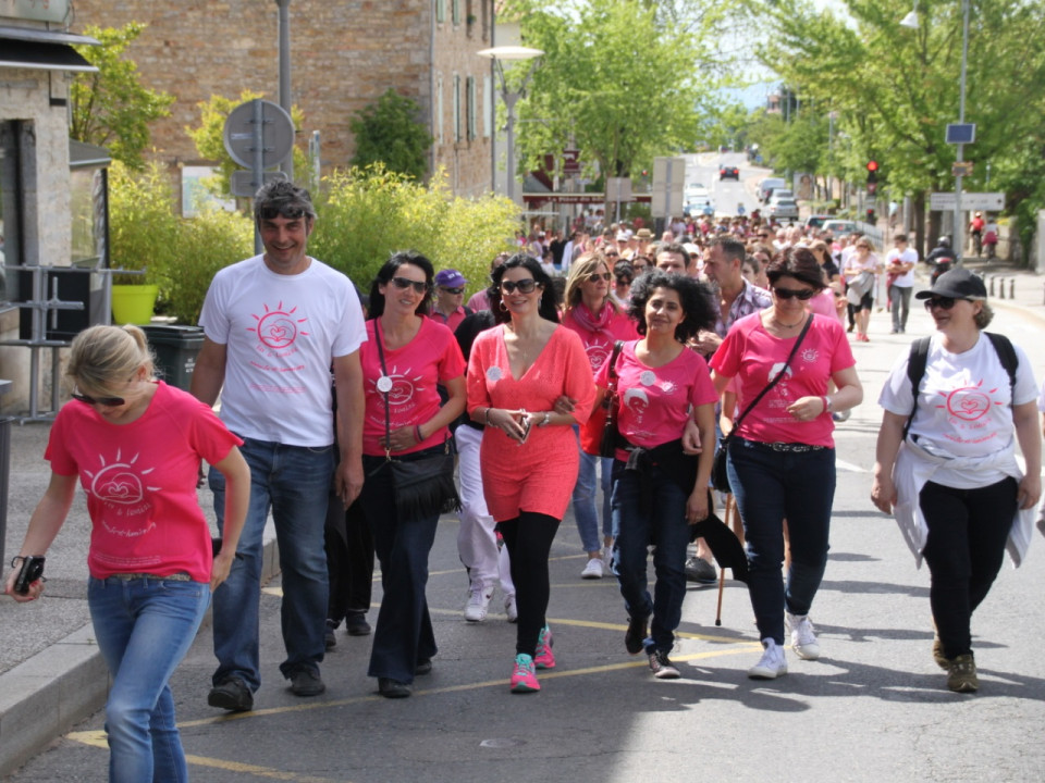 Limonest : 350 personnes ont marché pour la petite Liv