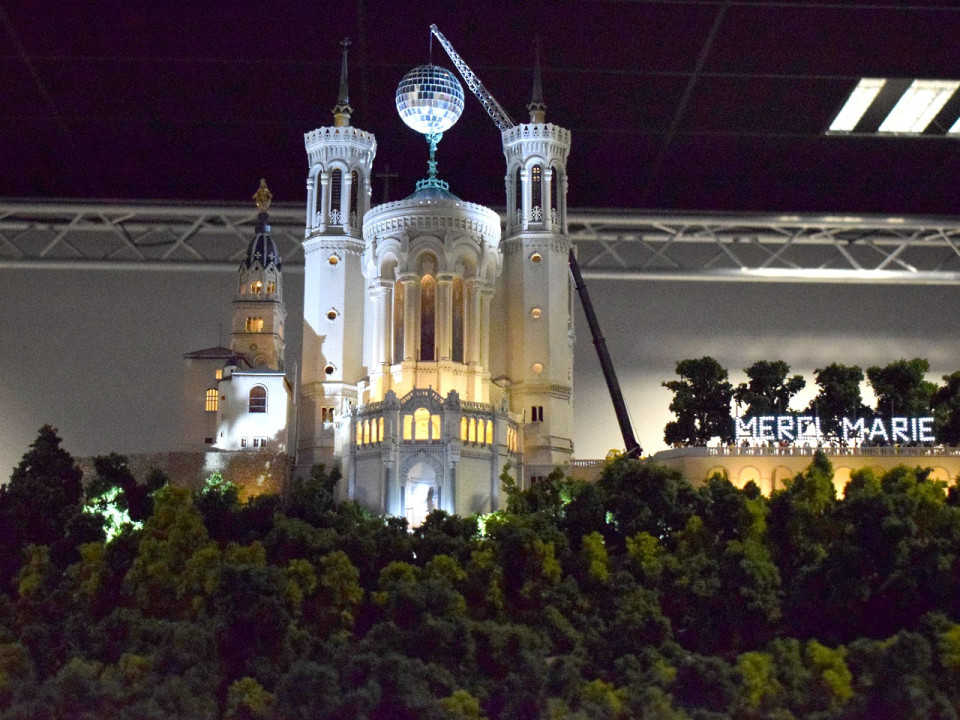 Mini World veut sa part des Lumières