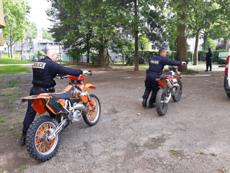 Rodéos à la Duchère : un homme interpellé, deux motos saisies