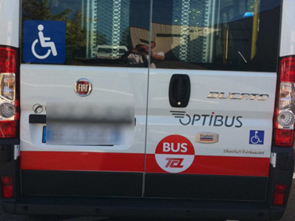 Un sitting devant le SYTRAL du Collectif des Associations du Rhône pour l’Accessibilité