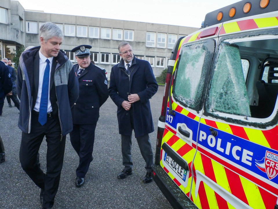 Laurent Wauquiez rencontre les policiers pris à partie à Lyon : "Des choses qui ne devraient pas exister sous le ciel de la France"