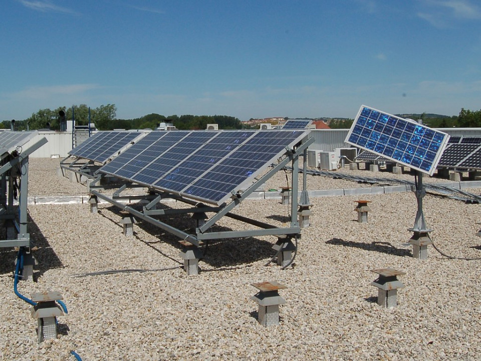 Un parking photovoltaïque inauguré au sud de Lyon